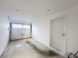 Photo 16- click for photo gallery